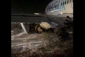 A damaged Transair Boeing 737-300 at Dakar.