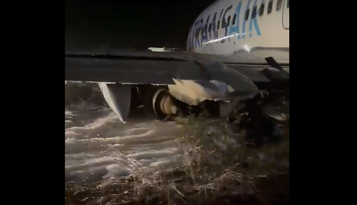 Transair 737 Takeoff Accident in Dakar Leaves 11 Injured
