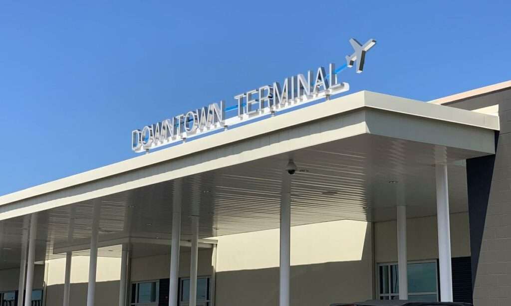 Mobile International Airport (BFM/KBFM), situated on the scenic Mobile Bay, serves as a key transportation hub for the Mobile region and the surrounding areas in Alabama.