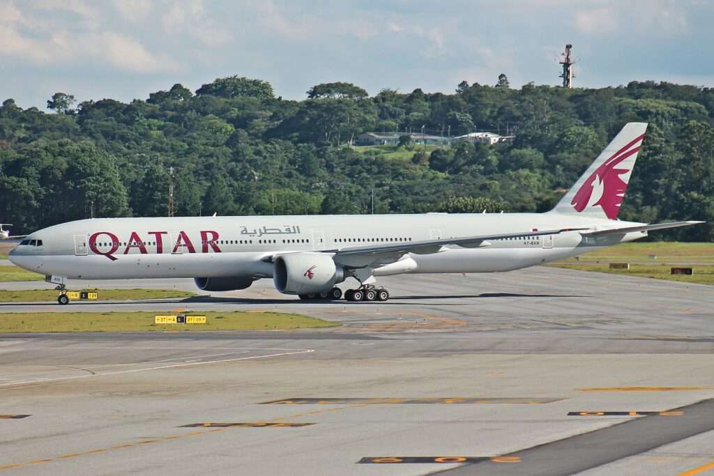 Passengers were stuck on a Qatar Airways Boeing 777 for three hours with no air conditioning during the Athens heatwave.