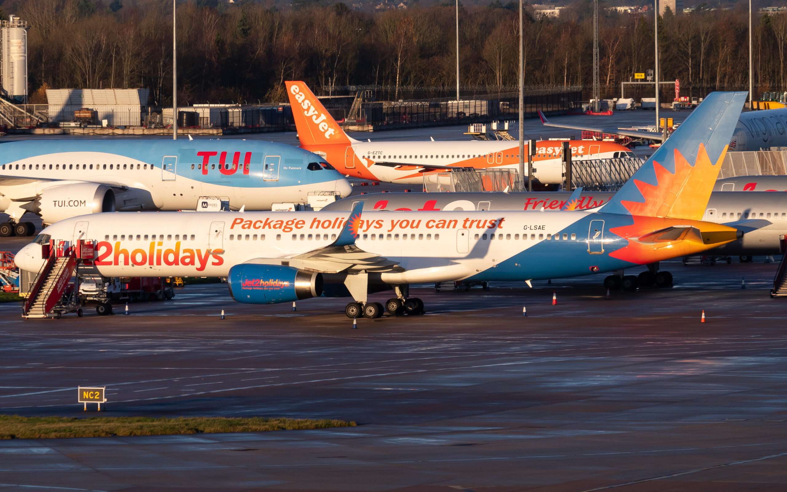 Jet2 757 Makes Emergency Landing at Manchester Airport