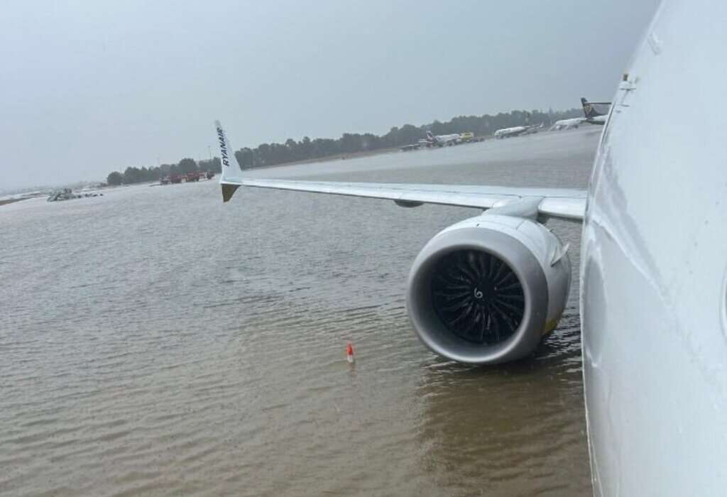 Aircraft on flooded tarmac of Palma De Mallorca Airport