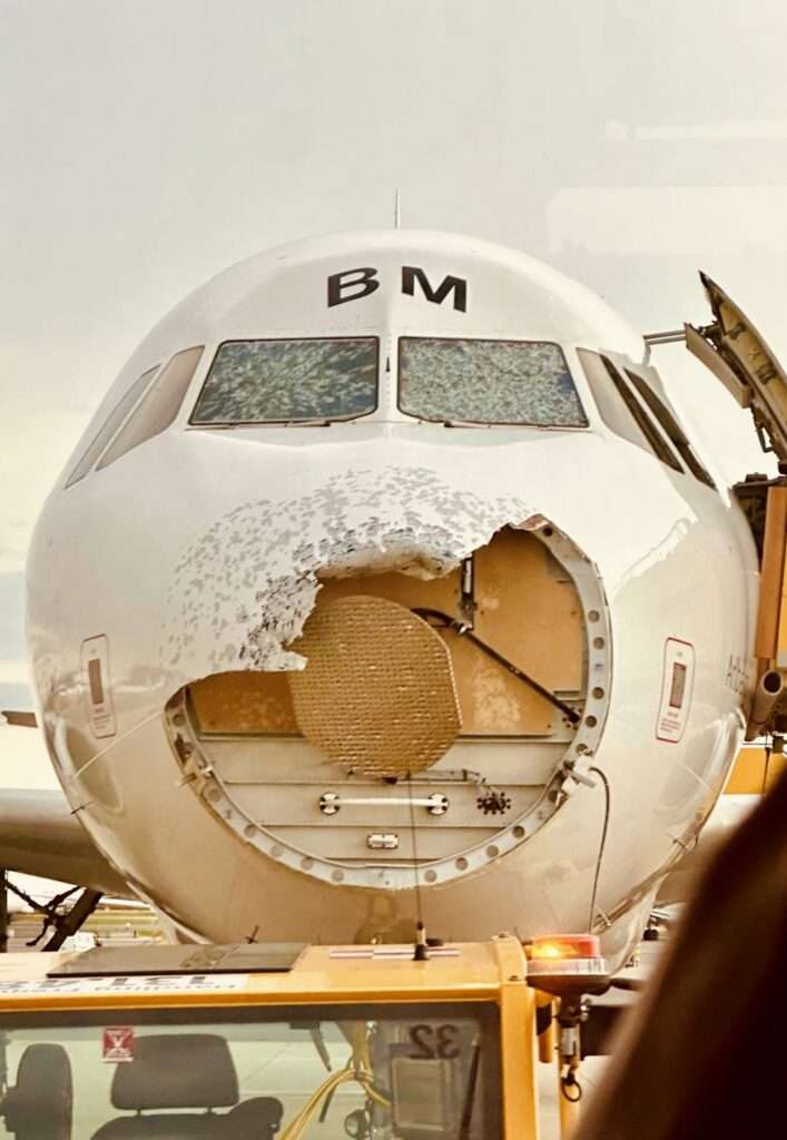 Images have appeared tonight of an Austrian Airlines flight severely damaged by hailstorms, which happened on approach into Vienna.