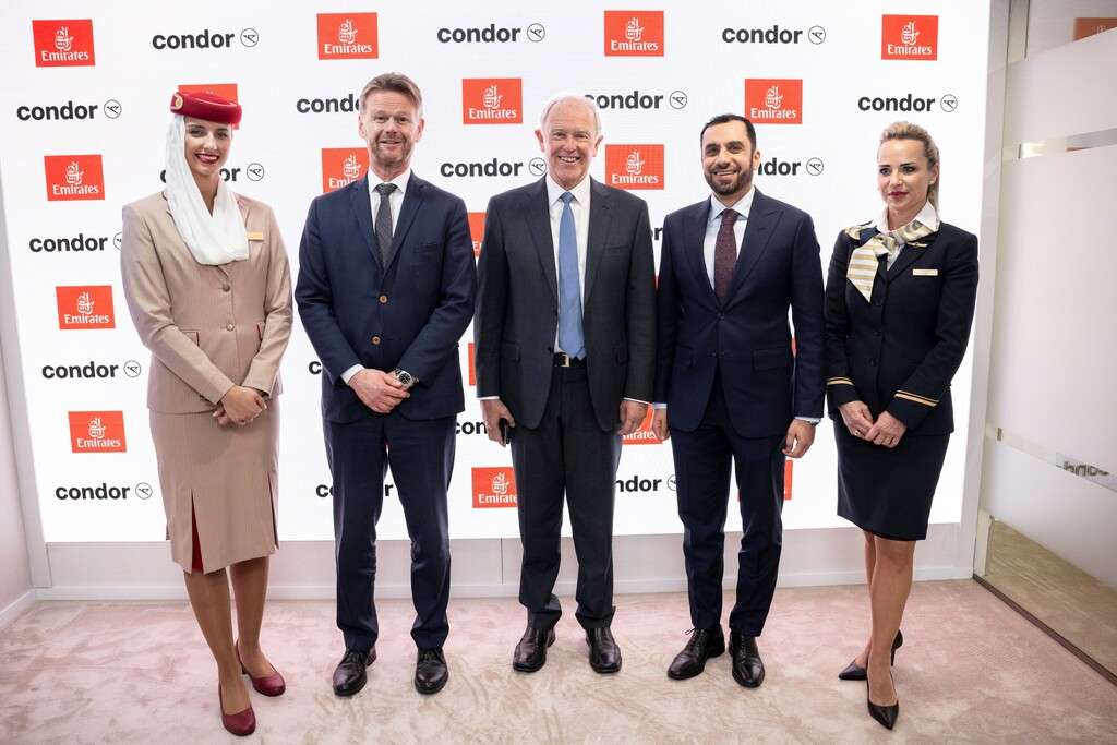 Emirates and Condor delegates sign codeshare agreement.
