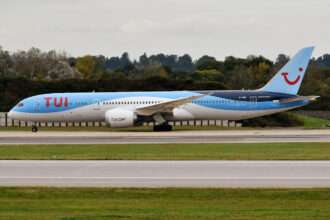 In the last few moments, a TUI Boeing 787 operating BY49 between Cancun and London Gatwick has declared an emergency.